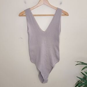 Everyday Chic Boutique Tan Ribbed V-neck Tank Bodysuit Size Large Casual Basic
